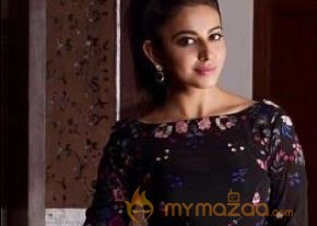 Rakul Preet Singh at Sarrainodu Press Meet photo 2