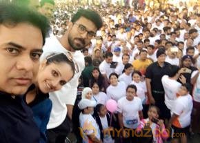 Ram Charan Flagged off Hyderabad 10K Run in Hyderabad photo 3