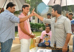 Ram Charan Yevadu Working Stills photo 5