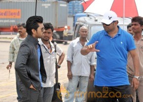 Ram Charan Yevadu Working Stills photo 19