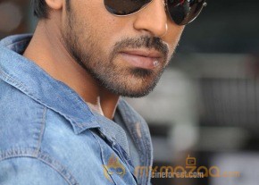 Ram Charan Yevadu Working Stills photo 18