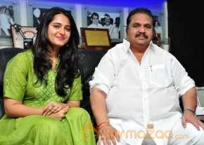 Rudhramadevi Press Meet Stills photo 2