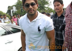 Sai Dharam Tej New Movie Launch Stills photo 110