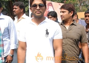 Sai Dharam Tej New Movie Launch Stills photo 66