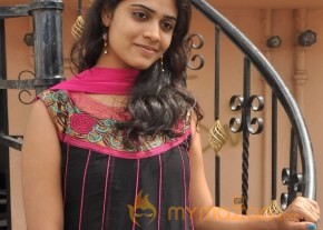 Samatha Latest Photo Gallery photo 19