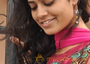 Samatha Latest Photo Gallery photo 9