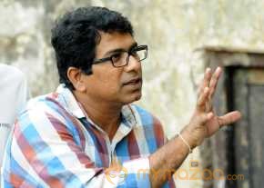 Shourya Movie Working Stills photo 4