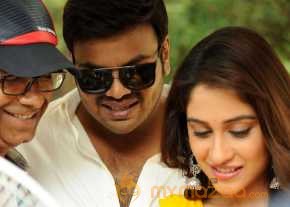 Shourya Movie Working Stills photo 5