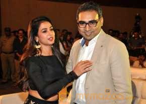 Size Zero Movie Audio Launch photo 12