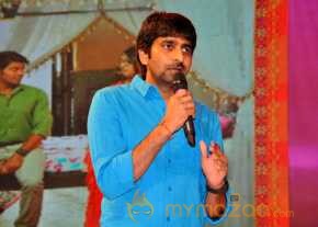 Size Zero Movie Audio Launch photo 17