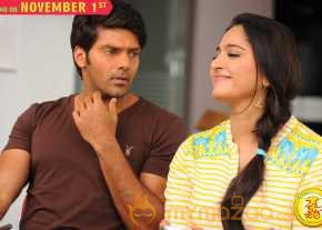 Size Zero Movie Working Stills