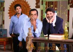 Son Of Satyamurthy Working Stills photo 5