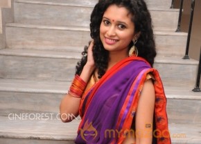 Soumya Sukumar Stills in Saree photo 34