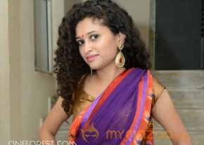 Soumya Sukumar Stills in Saree photo 13