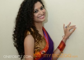 Soumya Sukumar Stills in Saree photo 10