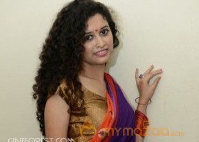 Soumya Sukumar Stills in Saree photo 25