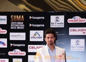 South India Celebrities at SIIMA 2016 Awards photo 34
