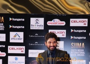 South India Celebrities at SIIMA 2016 Awards photo 45