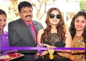 Surabhi at Naturals Franchise Salon Opening photo 15