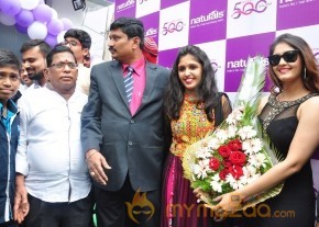 Surabhi at Naturals Franchise Salon Opening photo 2