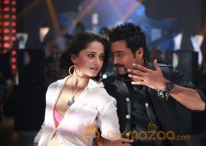 Surya in Singam Movie New Photos photo 17