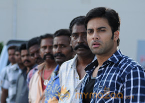 Telugu movie-Vasool Raja Movie Stills photo 54