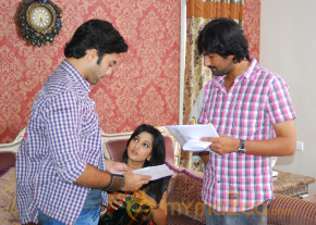 Telugu movie-Vasool Raja Movie Stills photo 18