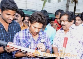 Telugu Warriors Team Meet Sachin Tendulkar & Laxman   photo 16