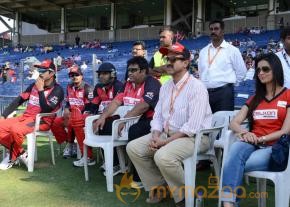 Telugu Warriors Vs Bhojpuri Dabanggs CCL 3 Match Gallery  photo 32