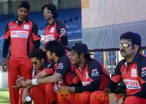 Telugu Warriors Vs Bhojpuri Dabanggs CCL 3 Match Gallery  photo 104
