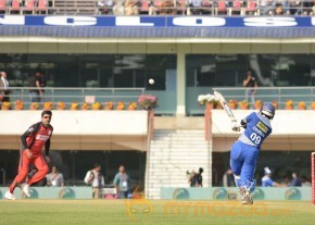 Telugu Warriors Vs Karnataka Bulldozers CCL 3 Match Gallery  photo 28