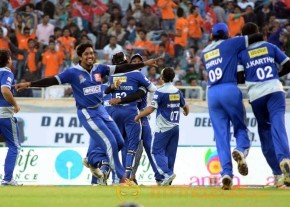 Telugu Warriors Vs Karnataka Bulldozers CCL 3 Match Gallery  photo 54