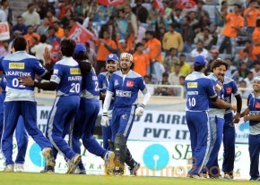Telugu Warriors Vs Karnataka Bulldozers CCL 3 Match Gallery  photo 46