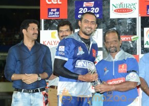 Telugu Warriors Vs Karnataka Bulldozers CCL 3 Match Gallery  photo 4