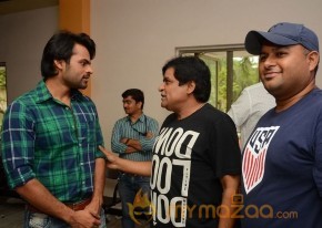 Thikka First Look Release Photos photo 20