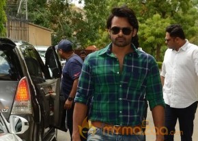 Thikka First Look Release Photos photo 34