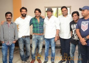 Thikka First Look Release Photos photo 38