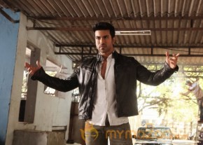 Thoofan Movie Latest Stills photo 17