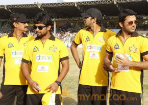 Tollywood VS Bollywood Cricket Match Photos photo 11