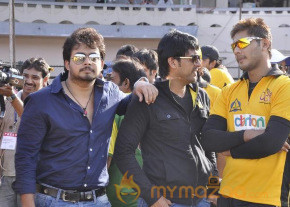 Tollywood VS Bollywood Cricket Match Photos photo 24