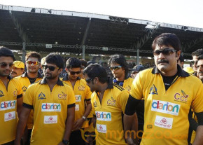Tollywood VS Bollywood Cricket Match Photos photo 18