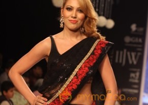 TV Celebs Walk the Ramp at IIJW 2013 photo 18