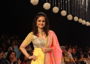 TV Celebs Walk the Ramp at IIJW 2013 photo 39
