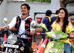 VARUN SANDESH NEW MOVIE WALLPAPERS photo 15