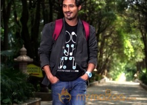VARUN SANDESH NEW MOVIE WALLPAPERS photo 2