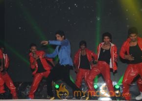 Yevadu Audio Launch Photos Set 2 photo 24