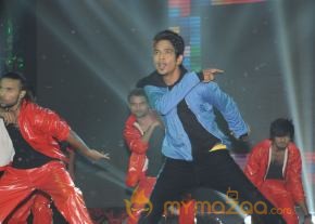 Yevadu Audio Launch Photos Set 2 photo 11