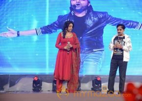 Yevadu Audio Launch Photos Set 3 photo 29