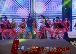Yevadu Audio Launch Photos Set 3 photo 12