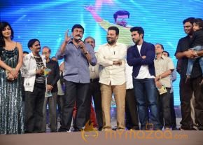Yevadu Audio Launch Photos Set6 photo 31